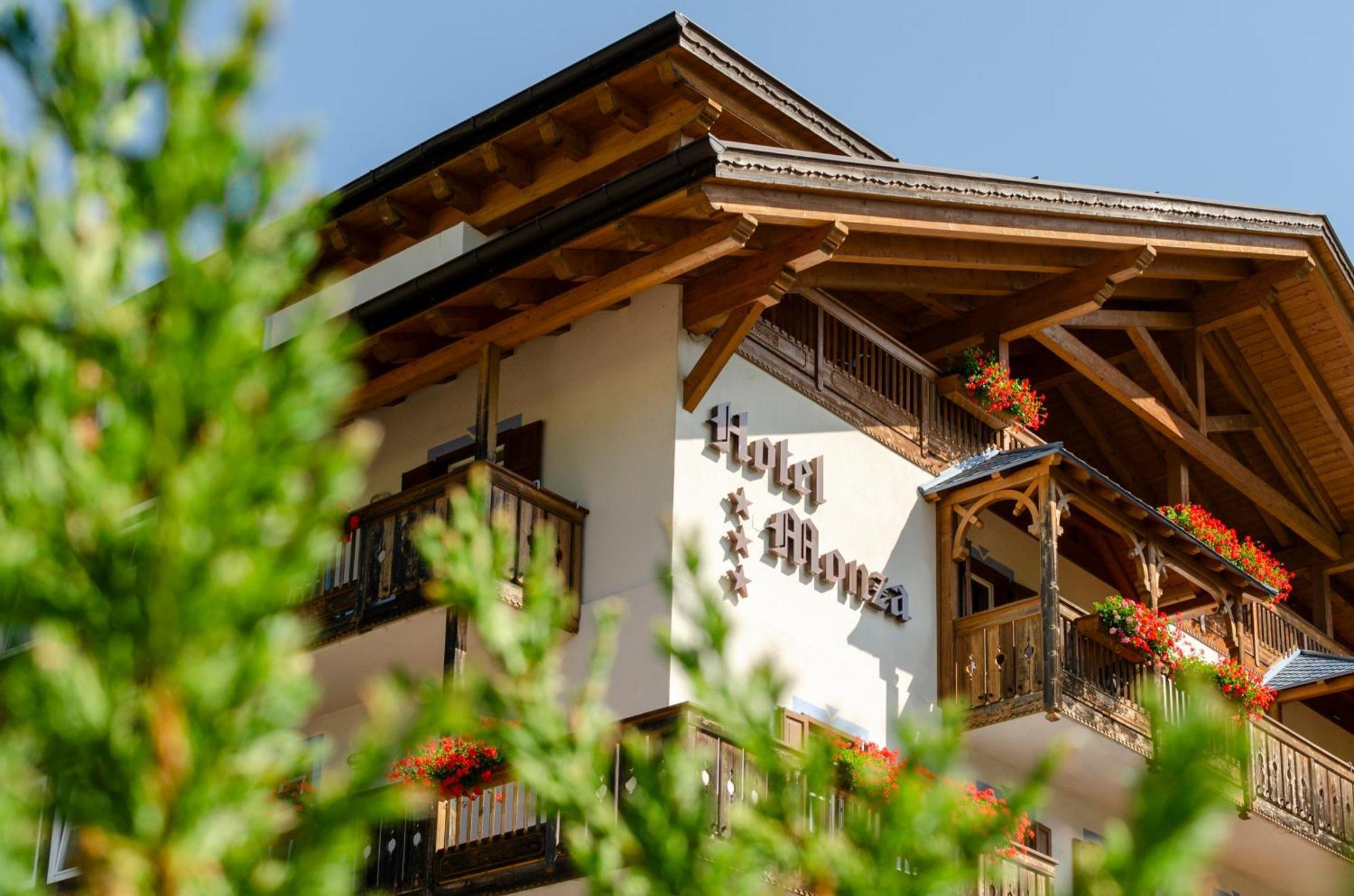 Monza Dolomites Hotel Moena Extérieur photo